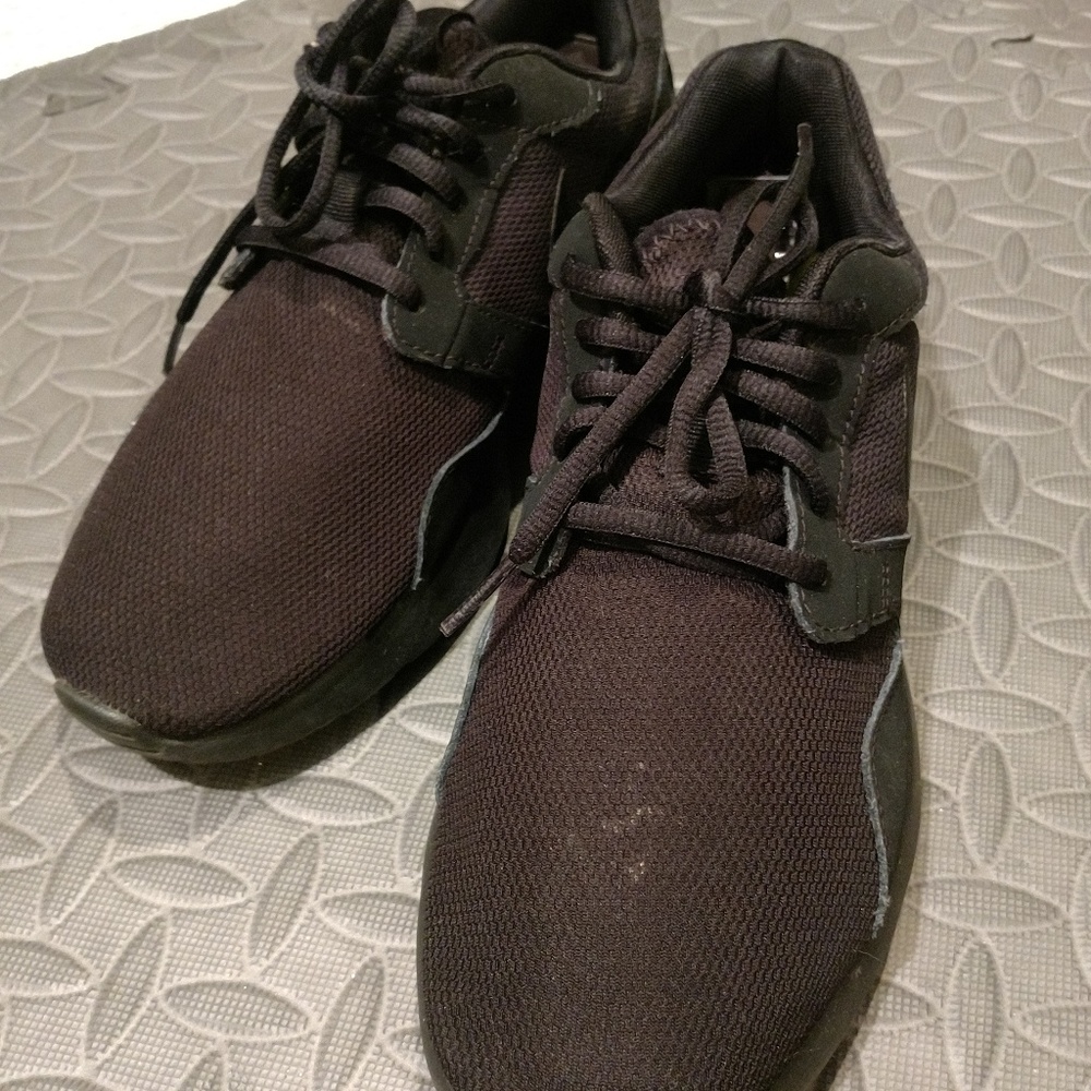 Mens Nike Cross training shoes size 8